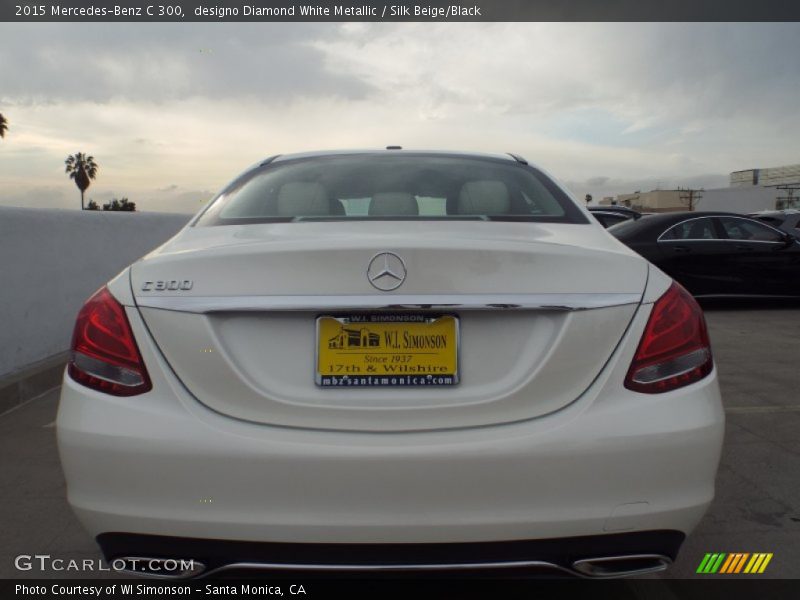 designo Diamond White Metallic / Silk Beige/Black 2015 Mercedes-Benz C 300