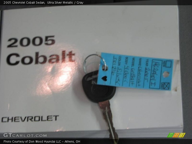 Ultra Silver Metallic / Gray 2005 Chevrolet Cobalt Sedan
