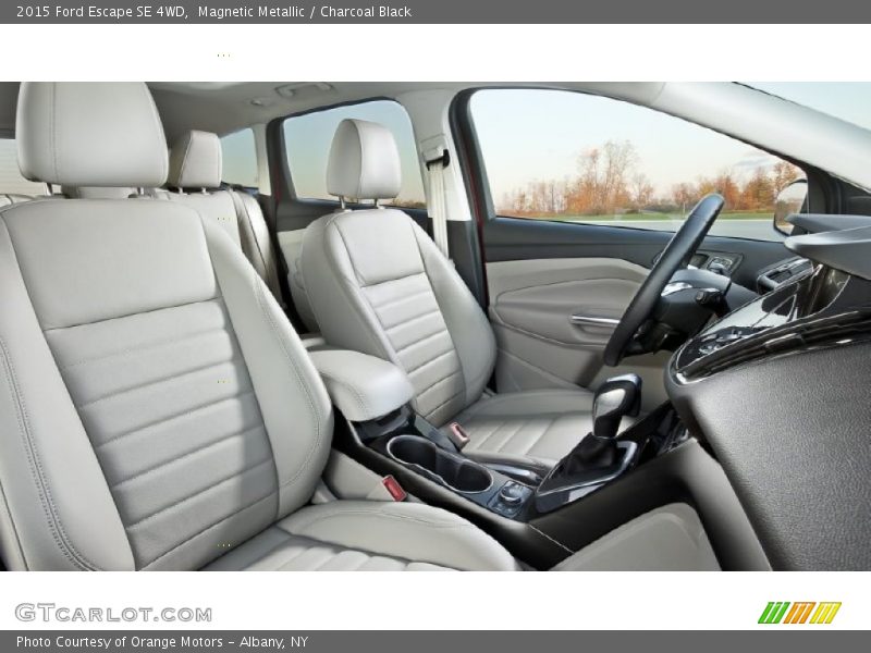 Magnetic Metallic / Charcoal Black 2015 Ford Escape SE 4WD