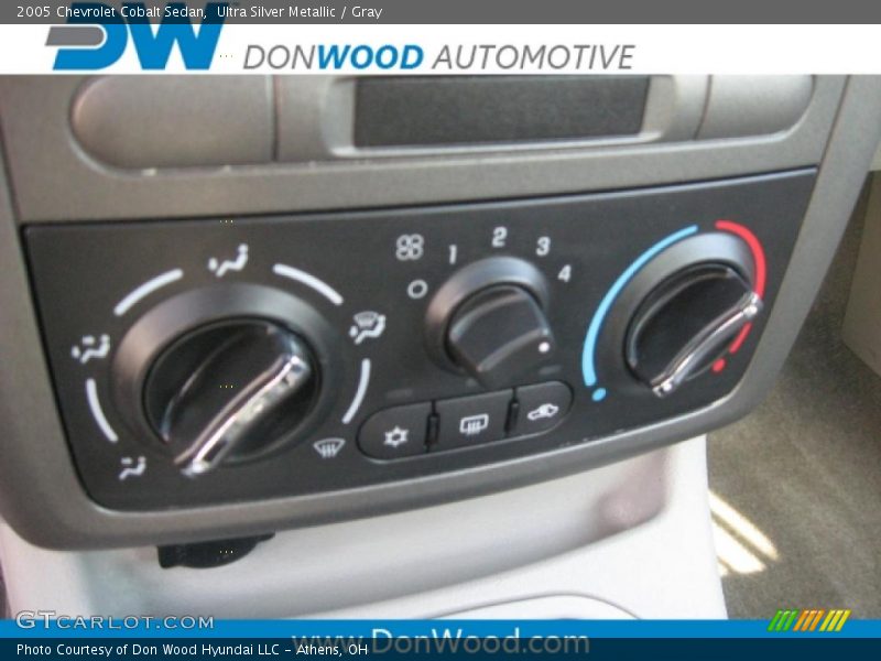 Ultra Silver Metallic / Gray 2005 Chevrolet Cobalt Sedan