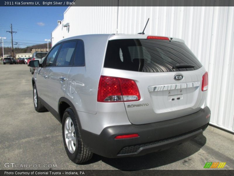 Bright Silver / Black 2011 Kia Sorento LX