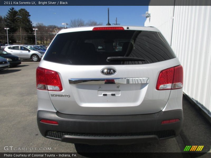 Bright Silver / Black 2011 Kia Sorento LX