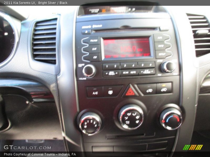 Bright Silver / Black 2011 Kia Sorento LX