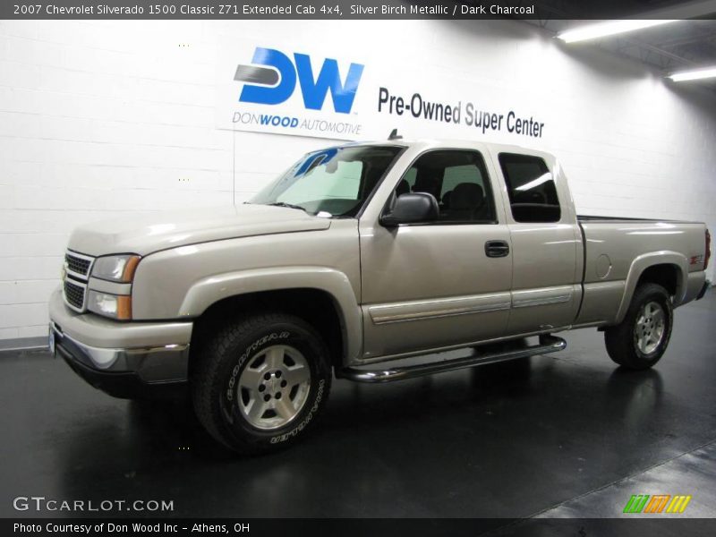 Silver Birch Metallic / Dark Charcoal 2007 Chevrolet Silverado 1500 Classic Z71 Extended Cab 4x4