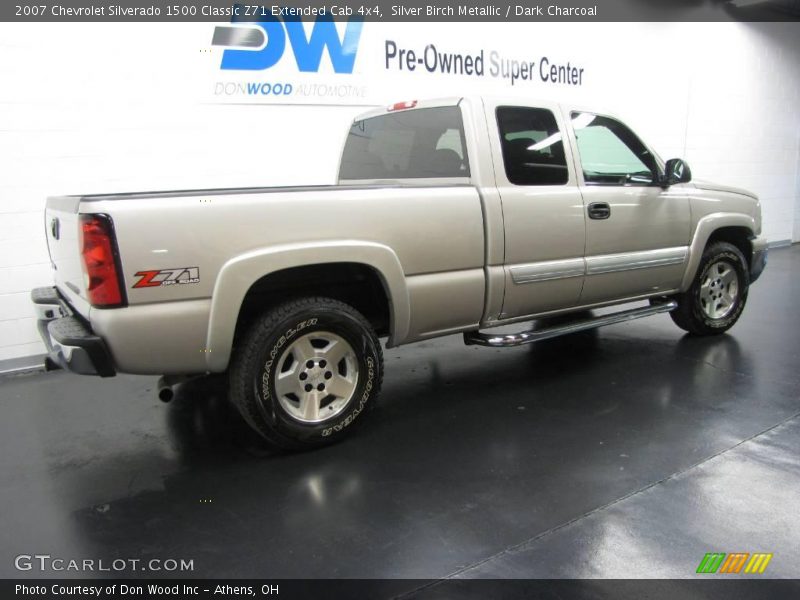 Silver Birch Metallic / Dark Charcoal 2007 Chevrolet Silverado 1500 Classic Z71 Extended Cab 4x4