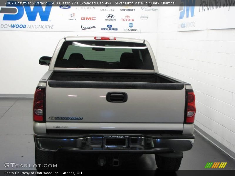 Silver Birch Metallic / Dark Charcoal 2007 Chevrolet Silverado 1500 Classic Z71 Extended Cab 4x4