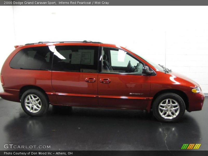 Inferno Red Pearlcoat / Mist Gray 2000 Dodge Grand Caravan Sport