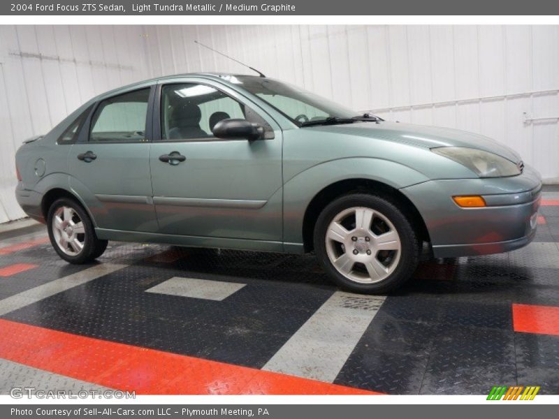 Light Tundra Metallic / Medium Graphite 2004 Ford Focus ZTS Sedan