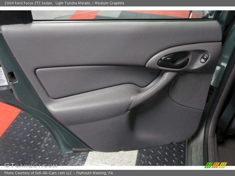Light Tundra Metallic / Medium Graphite 2004 Ford Focus ZTS Sedan