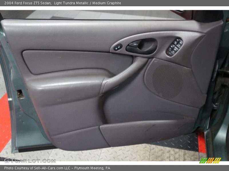 Light Tundra Metallic / Medium Graphite 2004 Ford Focus ZTS Sedan