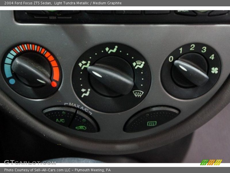 Light Tundra Metallic / Medium Graphite 2004 Ford Focus ZTS Sedan