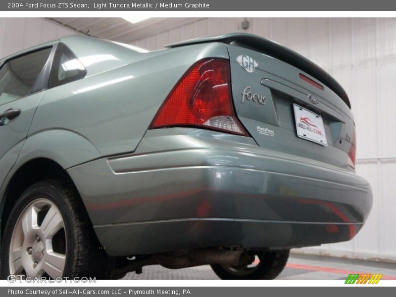 Light Tundra Metallic / Medium Graphite 2004 Ford Focus ZTS Sedan