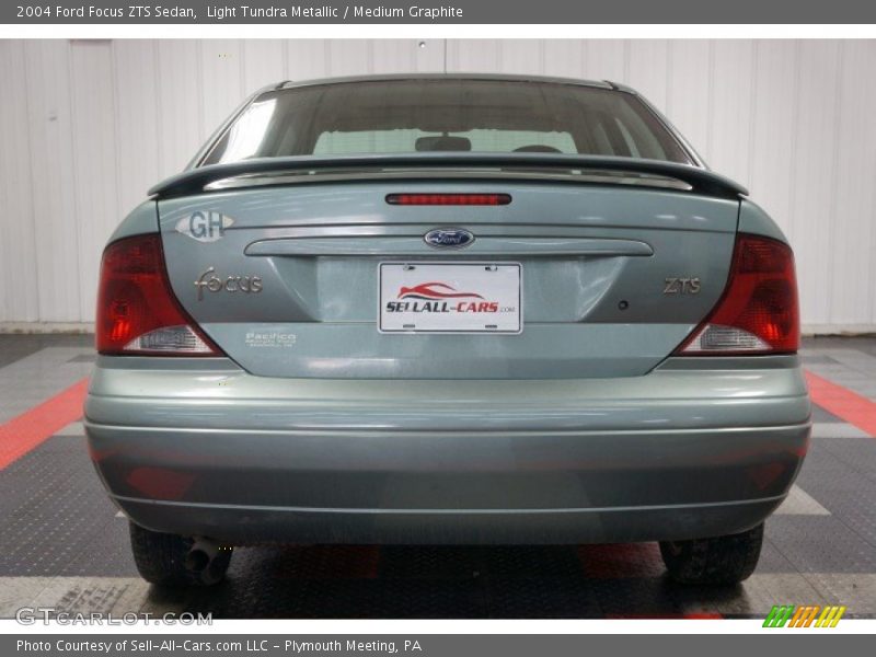 Light Tundra Metallic / Medium Graphite 2004 Ford Focus ZTS Sedan