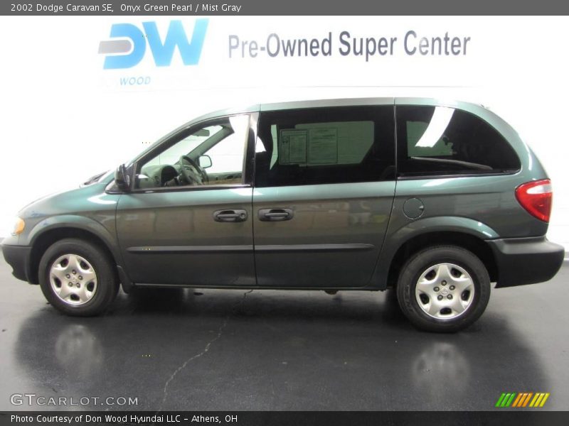 Onyx Green Pearl / Mist Gray 2002 Dodge Caravan SE
