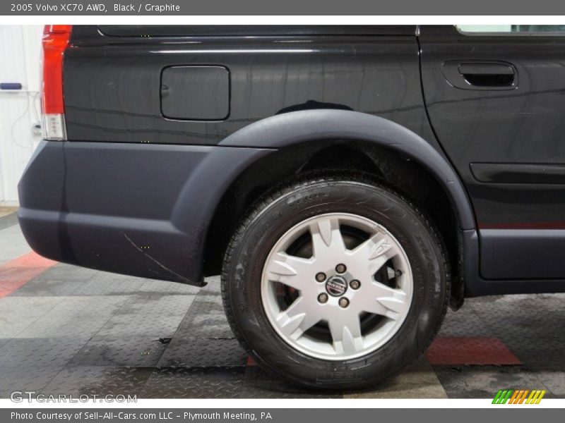 Black / Graphite 2005 Volvo XC70 AWD