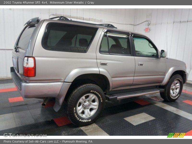Millennium Silver Metallic / Gray 2002 Toyota 4Runner SR5 4x4