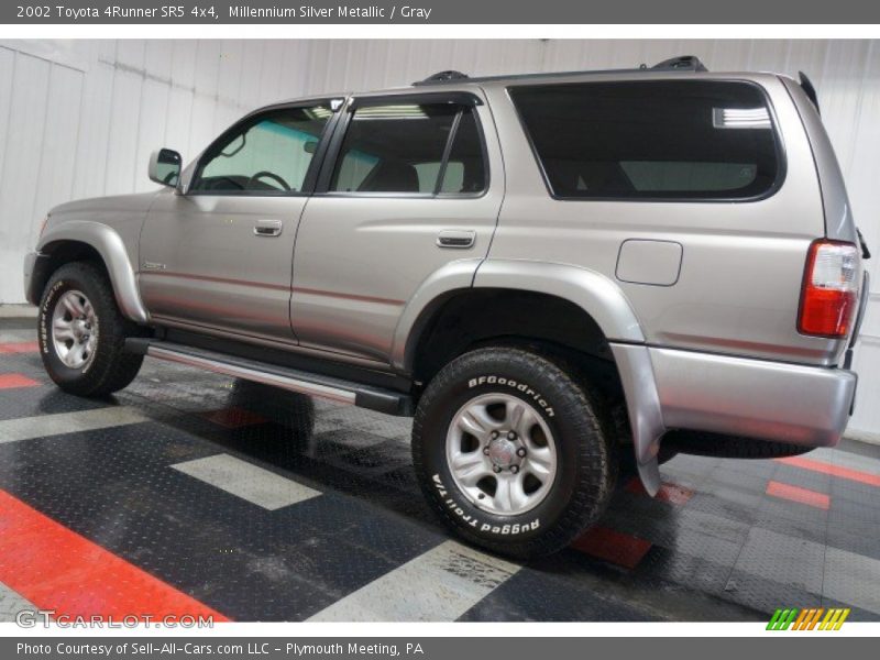 Millennium Silver Metallic / Gray 2002 Toyota 4Runner SR5 4x4