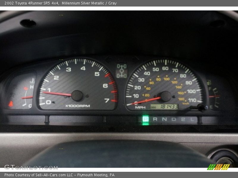 Millennium Silver Metallic / Gray 2002 Toyota 4Runner SR5 4x4