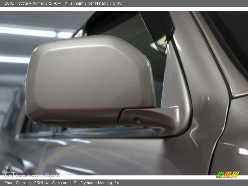 Millennium Silver Metallic / Gray 2002 Toyota 4Runner SR5 4x4