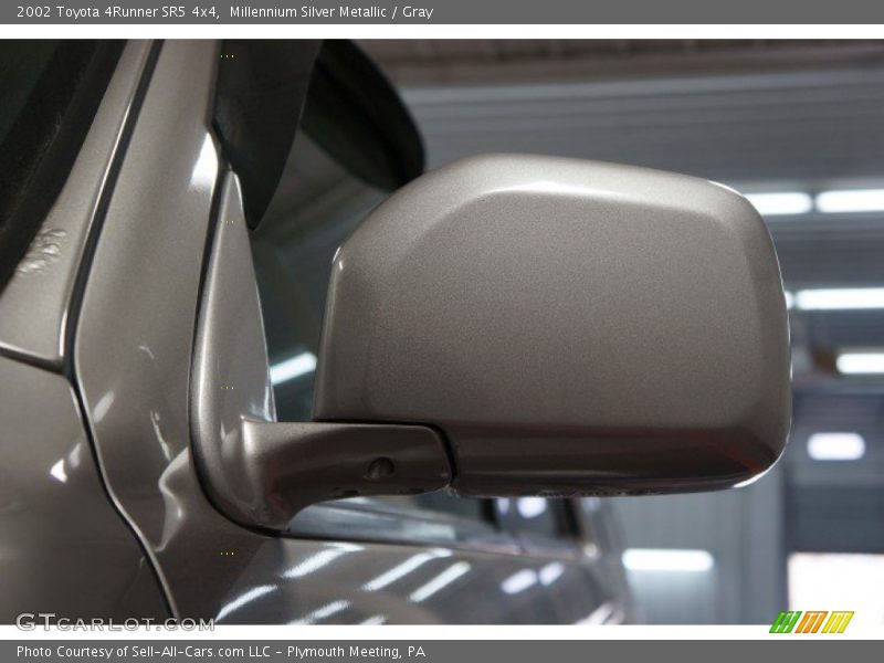 Millennium Silver Metallic / Gray 2002 Toyota 4Runner SR5 4x4