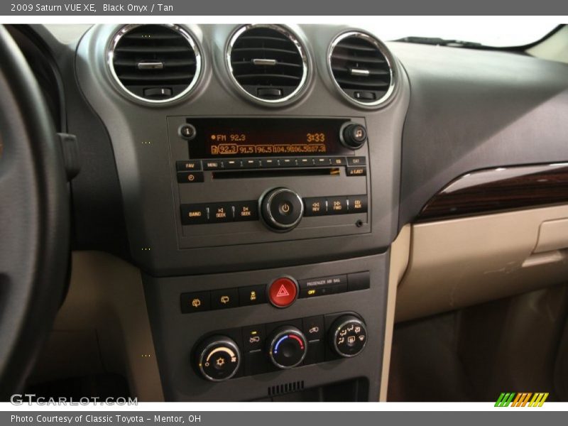 Black Onyx / Tan 2009 Saturn VUE XE