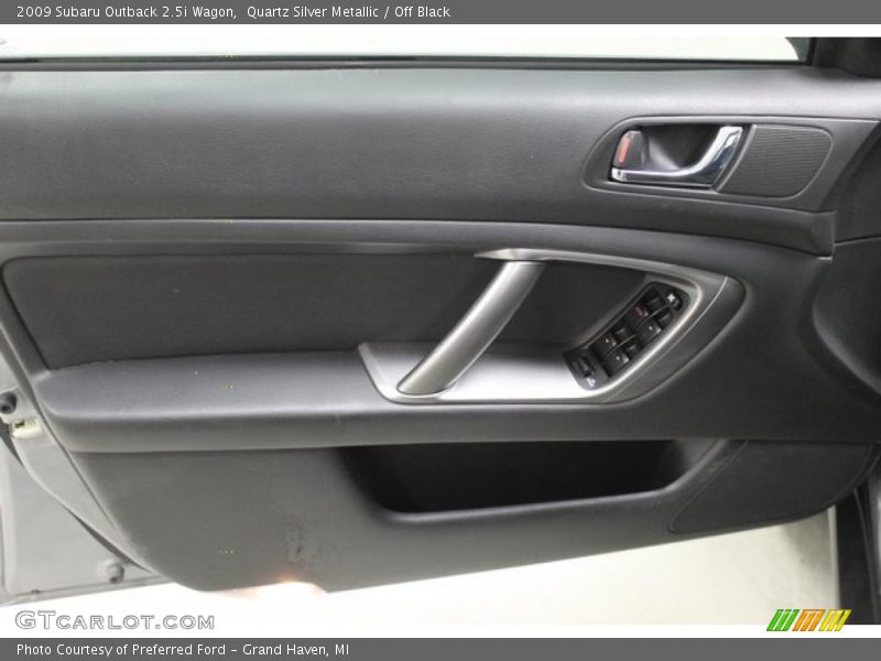Quartz Silver Metallic / Off Black 2009 Subaru Outback 2.5i Wagon