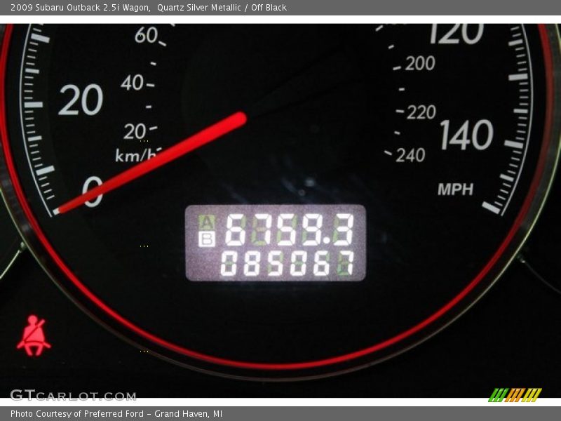 Quartz Silver Metallic / Off Black 2009 Subaru Outback 2.5i Wagon
