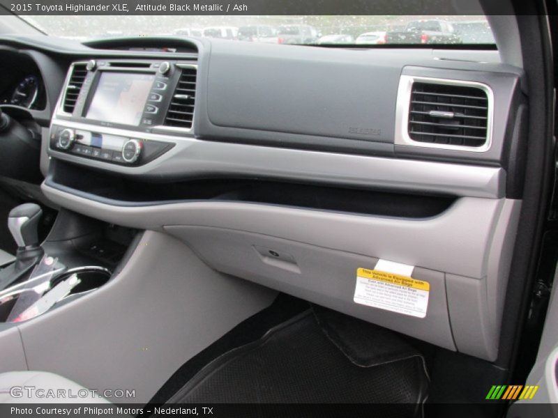 Attitude Black Metallic / Ash 2015 Toyota Highlander XLE