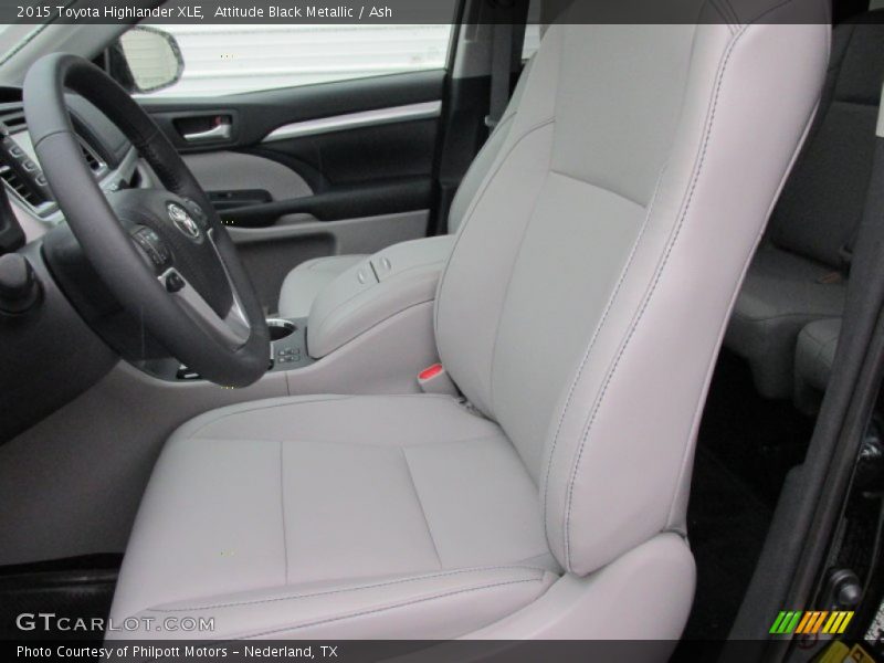 Attitude Black Metallic / Ash 2015 Toyota Highlander XLE