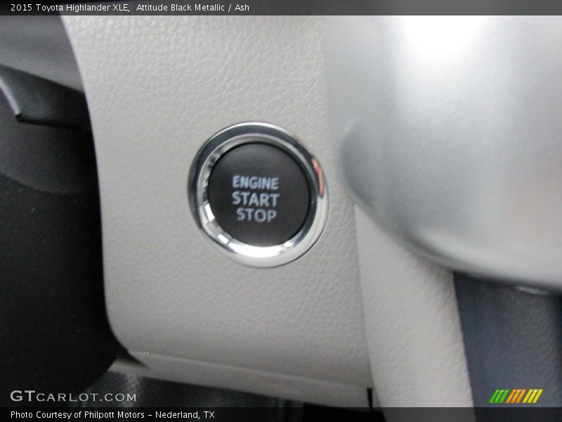 Attitude Black Metallic / Ash 2015 Toyota Highlander XLE
