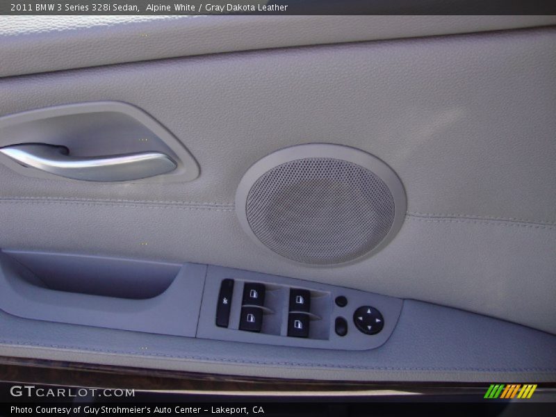 Alpine White / Gray Dakota Leather 2011 BMW 3 Series 328i Sedan