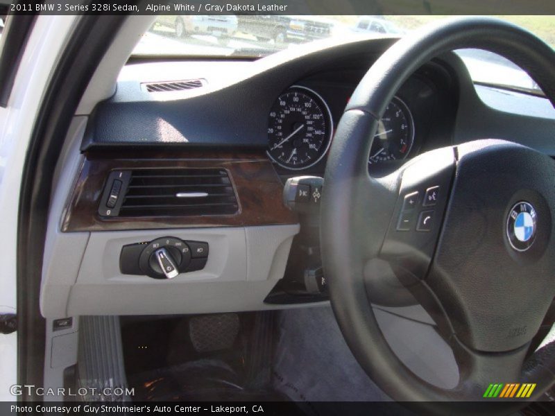 Alpine White / Gray Dakota Leather 2011 BMW 3 Series 328i Sedan