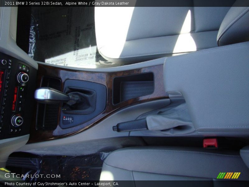 Alpine White / Gray Dakota Leather 2011 BMW 3 Series 328i Sedan