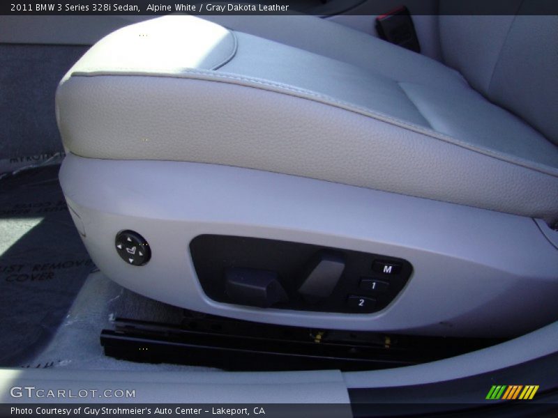 Alpine White / Gray Dakota Leather 2011 BMW 3 Series 328i Sedan