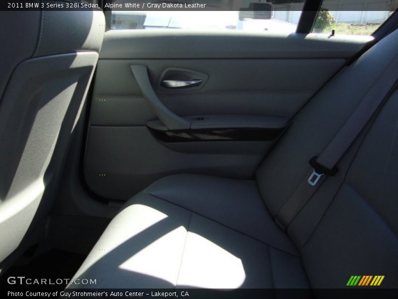 Alpine White / Gray Dakota Leather 2011 BMW 3 Series 328i Sedan