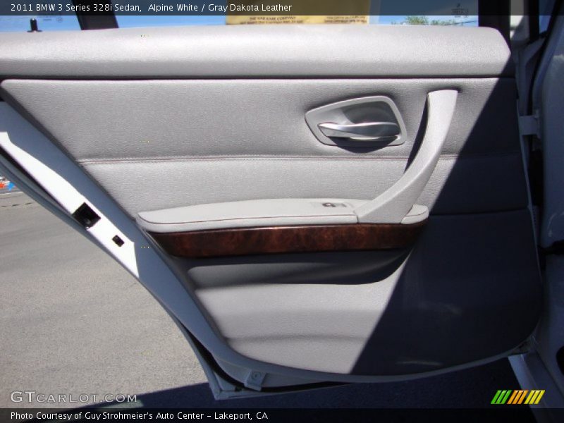 Alpine White / Gray Dakota Leather 2011 BMW 3 Series 328i Sedan