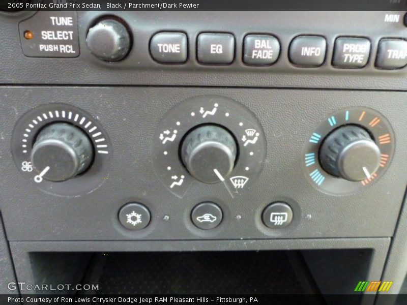 Black / Parchment/Dark Pewter 2005 Pontiac Grand Prix Sedan