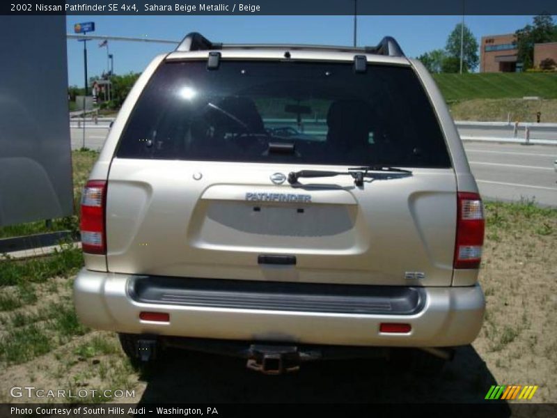 Sahara Beige Metallic / Beige 2002 Nissan Pathfinder SE 4x4
