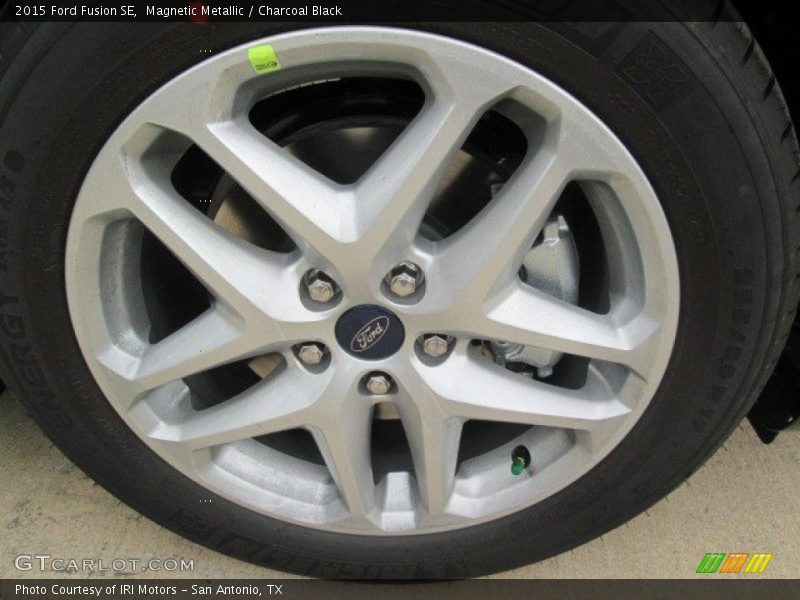 Magnetic Metallic / Charcoal Black 2015 Ford Fusion SE