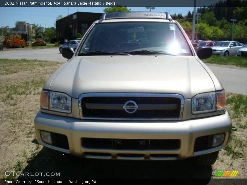 Sahara Beige Metallic / Beige 2002 Nissan Pathfinder SE 4x4