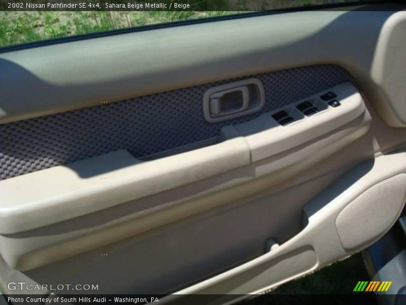 Sahara Beige Metallic / Beige 2002 Nissan Pathfinder SE 4x4