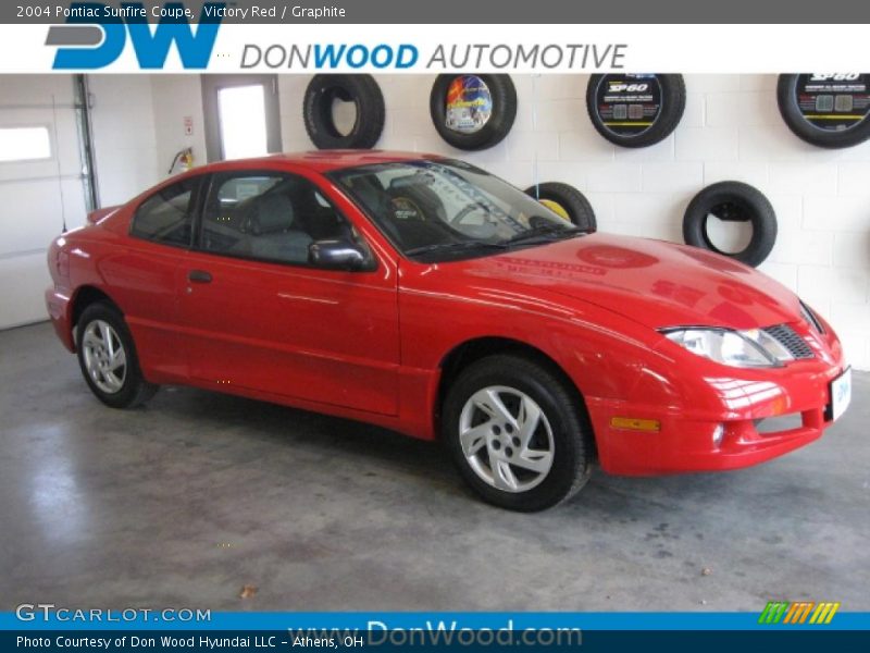 Victory Red / Graphite 2004 Pontiac Sunfire Coupe