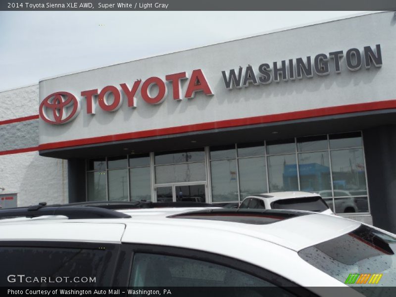 Super White / Light Gray 2014 Toyota Sienna XLE AWD