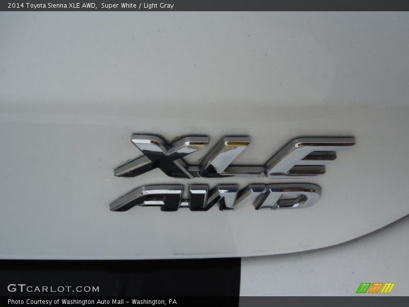 Super White / Light Gray 2014 Toyota Sienna XLE AWD