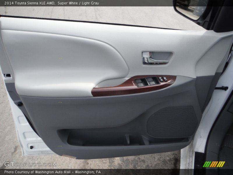 Super White / Light Gray 2014 Toyota Sienna XLE AWD