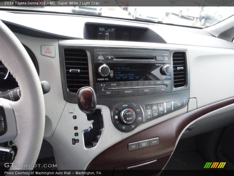 Super White / Light Gray 2014 Toyota Sienna XLE AWD