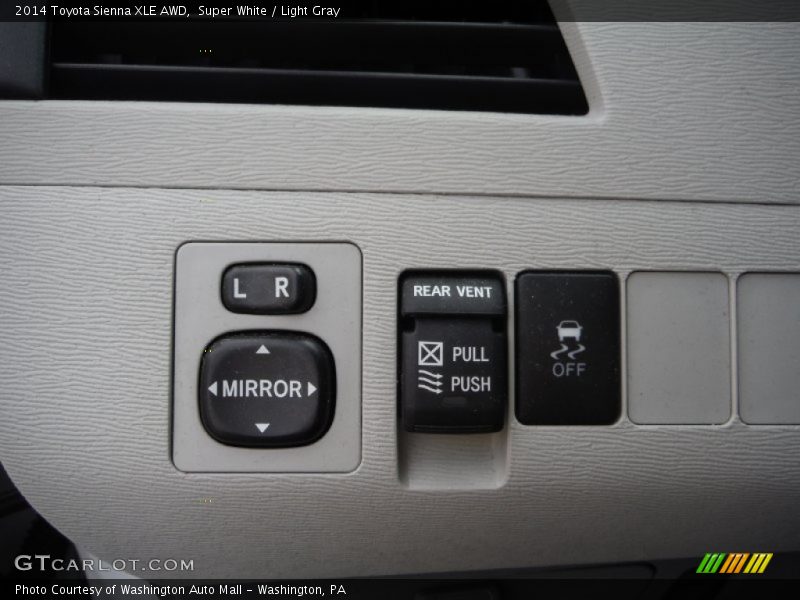 Super White / Light Gray 2014 Toyota Sienna XLE AWD