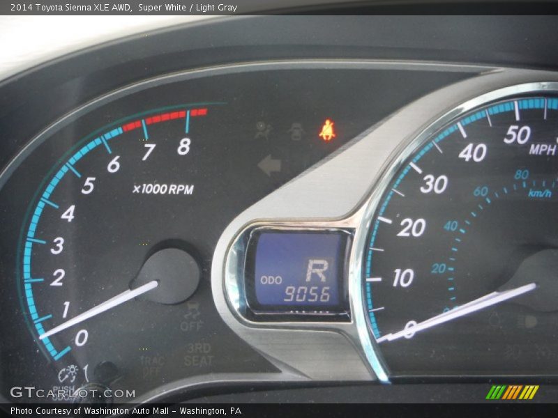 Super White / Light Gray 2014 Toyota Sienna XLE AWD