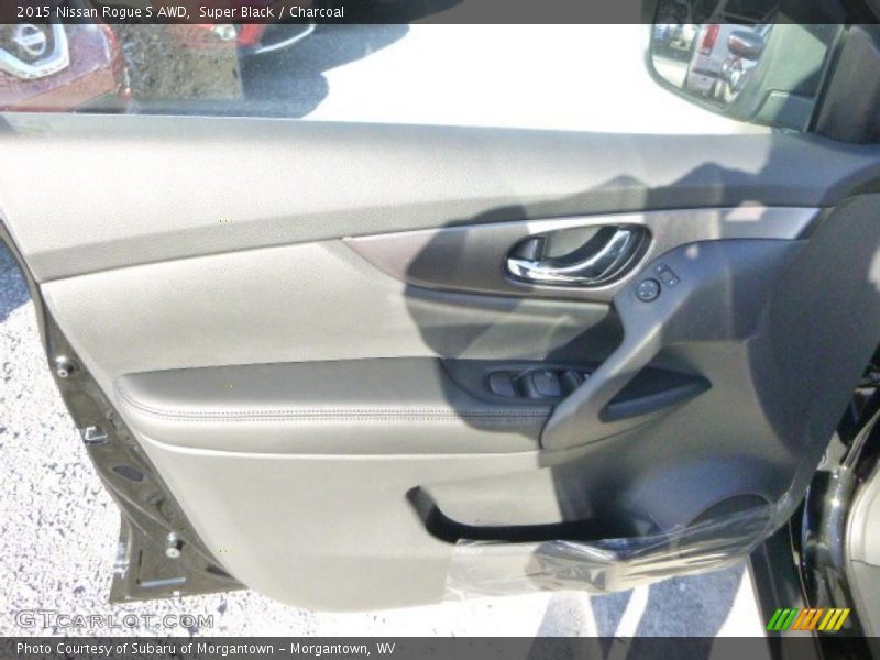 Super Black / Charcoal 2015 Nissan Rogue S AWD