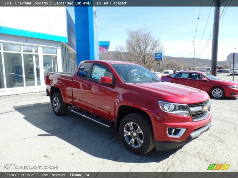 Front 3/4 View of 2015 Colorado Z71 Extended Cab 4WD